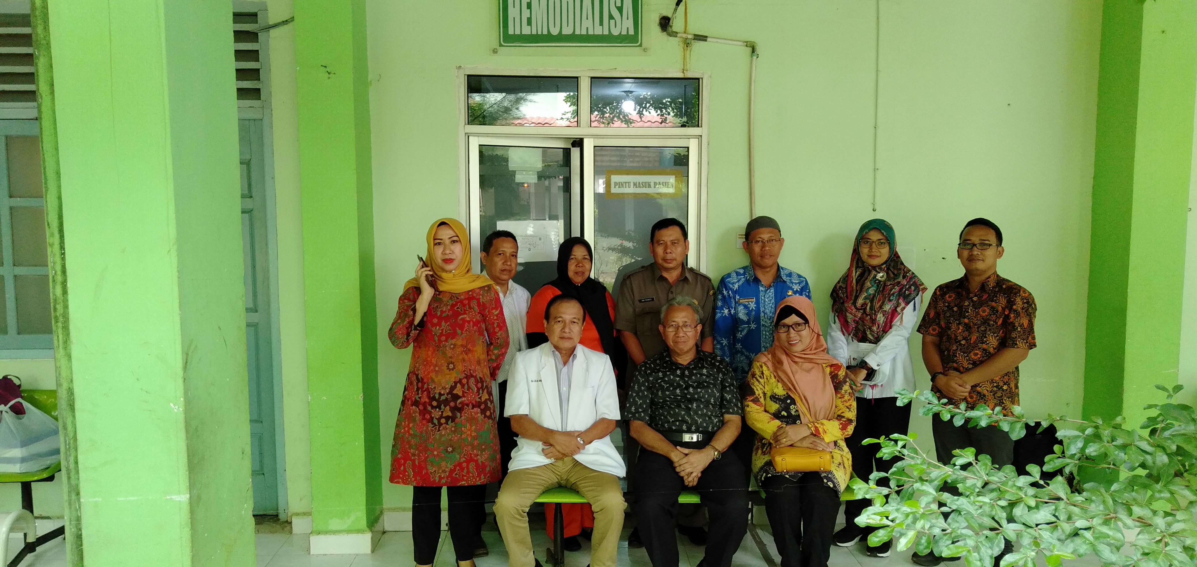 Visitasi Ketua PERNEFRI (Perhimpunan Nefrologi Indonesia) Sumatera Selatan Bapak Dr. Yan Effendi bersama Direktur Rumah Sakit Dr. Sobirin Bapak Dr. RM  Nawawi beserta Rombongan ke Instalasi Hemodialisa di Rumah Sakit Dr. Sobirin Kab. Musi Rawas